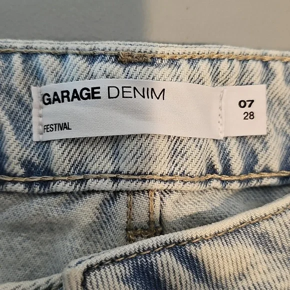 Garage Light Wash Size 7 Jean Shorts - Picture 6 of 7